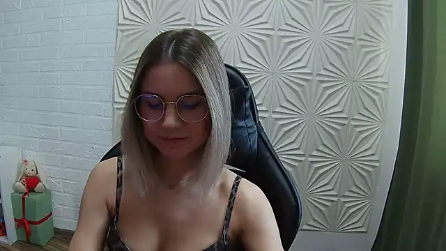 Snapshot of IceMayes chatting on 02.28.26 IceMayes online show from 02.28.26