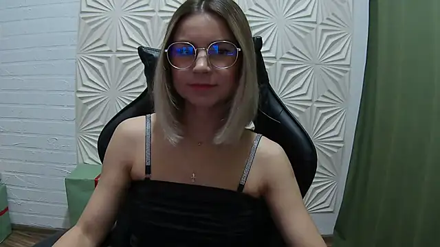 Snapshot of IceMayes chatting on 03.08.26 IceMayes online show from 03.08.26