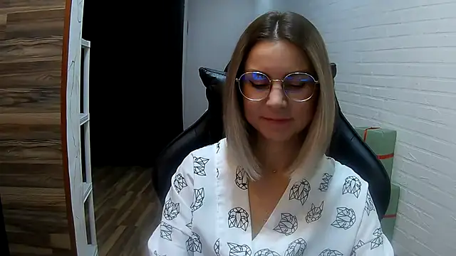 Snapshot of IceMayes chatting on 03.13.26 IceMayes online show from 03.13.26