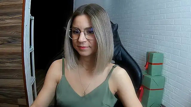 Snapshot of IceMayes chatting on 03.14.26 IceMayes online show from 03.14.26