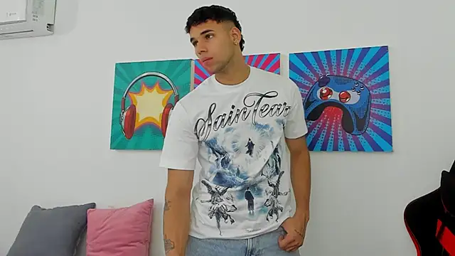 Snapshot of Thomas_walker14 chatting on 03.24.26 Thomas walker14 online show from 03.24.26