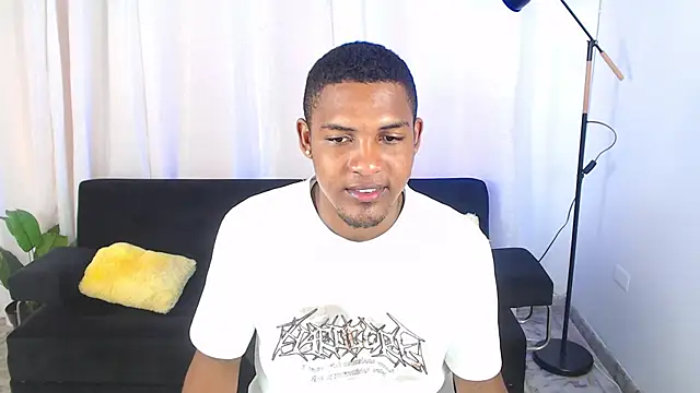 Snapshot of MaxCum18_ chatting on 02.14.26 MaxCum18 online show from 02.14.26