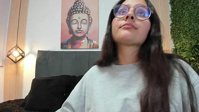 Snapshot of Milaa_bloom chatting on 02.17.26 Milaa bloom online show from 02.17.26