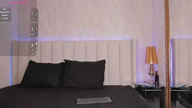 Snapshot of angelina_honey_ chatting on 02.26.26 angelina honey online show from 02.26.26