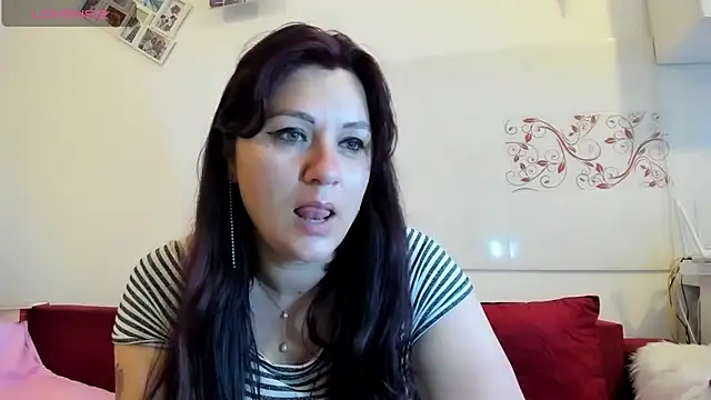 Snapshot of EVELYNA88 chatting on 07.24.26 EVELYNA88 online show from 07.24.26
