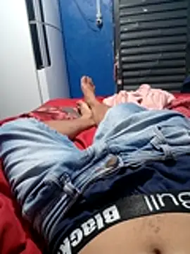 Snapshot of maldade1 chatting on 02.14.26 maldade1 online show from 02.14.26