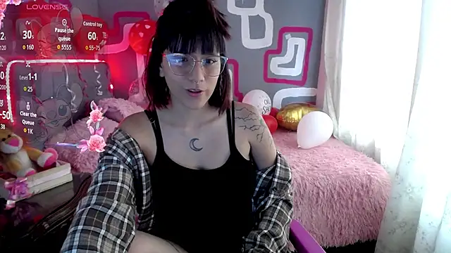 Snapshot of zara_erotic chatting on 02.19.26 zara erotic online show from 02.19.26