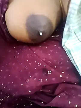 Snapshot of tamilkaviya431 chatting on 02.21.26 tamilkaviya431 online show from 02.21.26