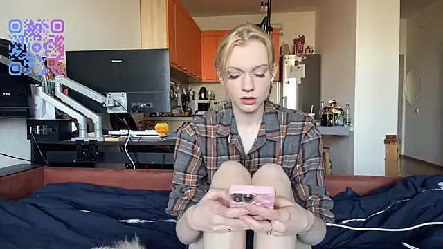 HirokoMassengills online show from 04.02.26