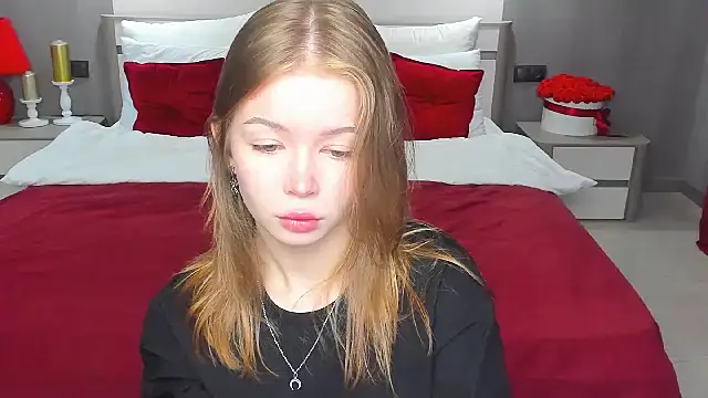 Snapshot of Violetta__Dreams chatting on 05.07.26 Violetta Dreams online show from 05.07.26
