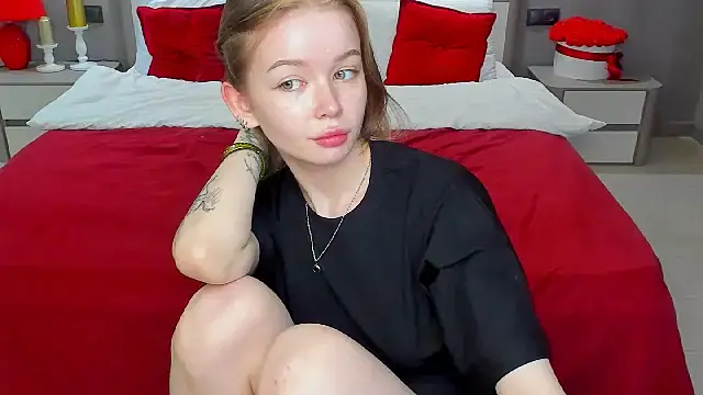 Snapshot of Violetta__Dreams chatting on 05.07.26 Violetta Dreams online show from 05.07.26