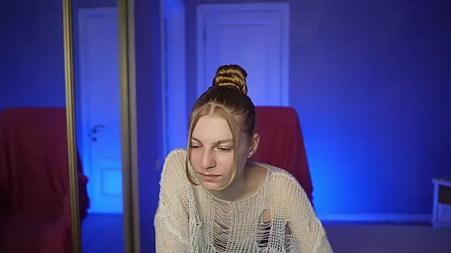 Snapshot of AlisMil chatting on 04.01.26 AlisMil online show from 04.01.26