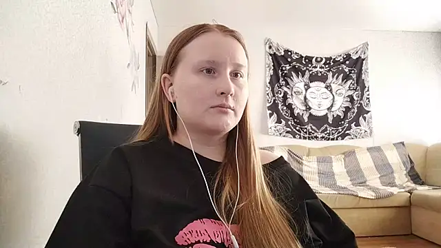 AnikaLipps online show from 04.21.26