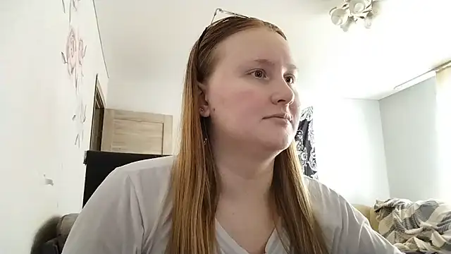 Snapshot of AnikaLipps chatting on 06.10.26 AnikaLipps online show from 06.10.26
