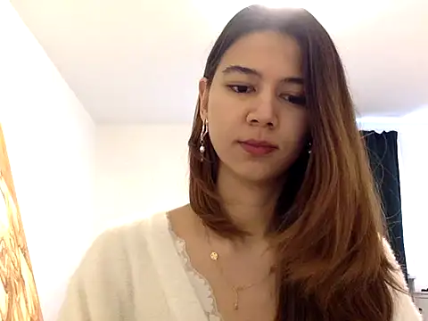 Snapshot of KiraVixenSweet chatting on 02.16.26 KiraVixenSweet online show from 02.16.26