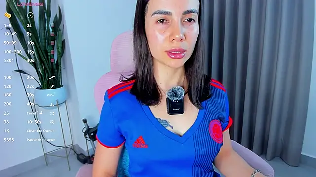 Snapshot of sara_ospina22 chatting on 06.11.26 sara ospina22 online show from 06.11.26
