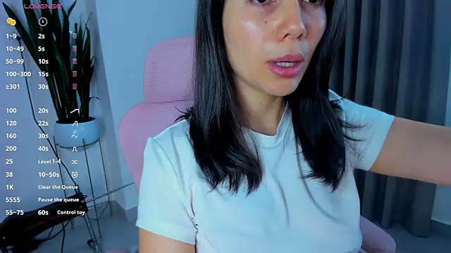 Snapshot of sara_ospina22 chatting on 07.30.26 sara ospina22 online show from 07.30.26