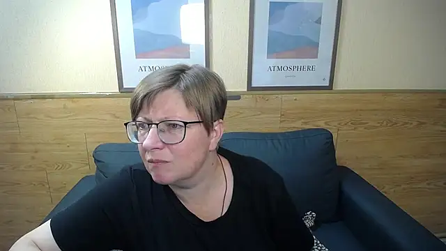 Snapshot of RadaChudna chatting on 07.11.26 RadaChudna online show from 07.11.26