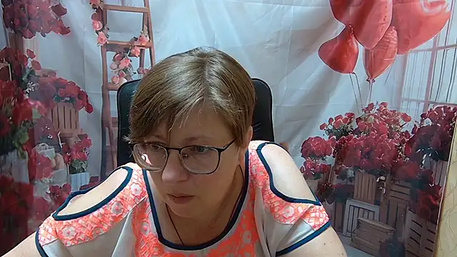 Snapshot of RadaChudna chatting on 07.14.26 RadaChudna online show from 07.14.26