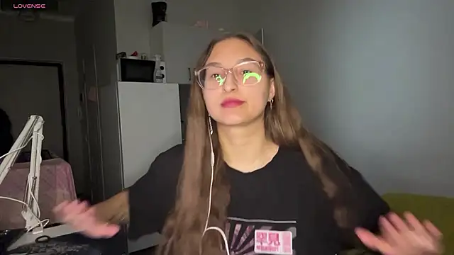 Snapshot of YettaUrive chatting on 02.18.26 YettaUrive online show from 02.18.26