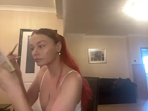 Snapshot of FoxyValentine chatting on 04.19.26 FoxyValentine online show from 04.19.26