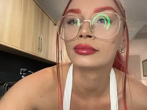 Snapshot of FoxyValentine chatting on 04.20.26 FoxyValentine online show from 04.20.26
