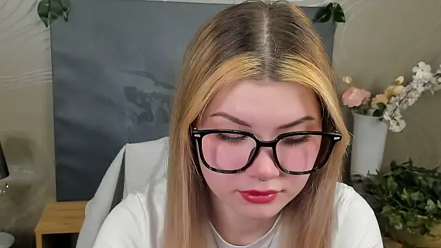 Snapshot of YongGIinski chatting on 02.14.26 YongGIinski online show from 02.14.26