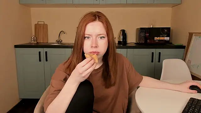 Snapshot of StellaBev chatting on 03.20.26 StellaBev online show from 03.20.26