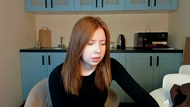 Snapshot of StellaBev chatting on 03.26.26 StellaBev online show from 03.26.26