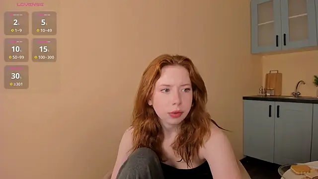 Snapshot of StellaBev chatting on 04.11.26 StellaBev online show from 04.11.26