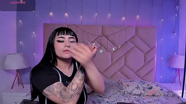 NaeniaDemon  online show from 04.01.26