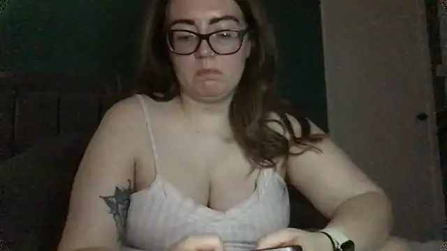 Snapshot of CurvyBx chatting on 03.10.26 CurvyBx online show from 03.10.26