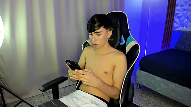 Snapshot of Arvinn_ chatting on 02.14.26 Arvinn online show from 02.14.26