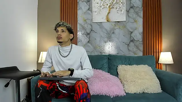 YOUNG BOYS HELL online show from 03.01.26