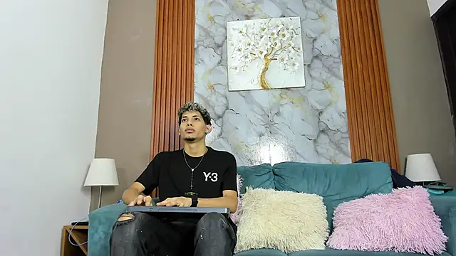 YOUNG BOYS HELL online show from 03.28.26