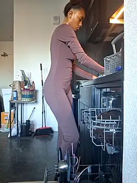 Cinnamonbunn online show from 02.27.26