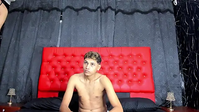 Snapshot of Henry_and_Lucy chatting on 03.08.26 Henry and Lucy online show from 03.08.26