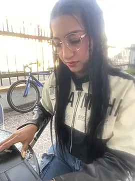 Daniela Pink online show from 05.15.26