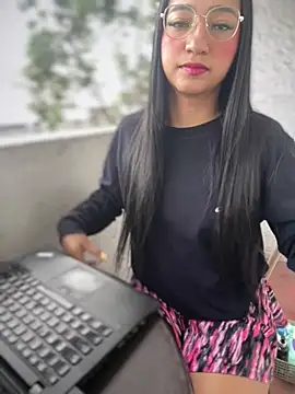 Daniela Pink online show from 05.21.26