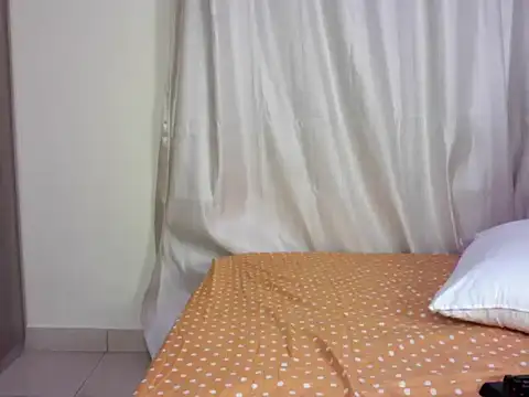 Snapshot of Petite_spice chatting on 02.14.26 Petite spice online show from 02.14.26