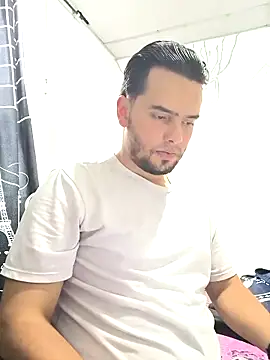 Snapshot of angel_leon01 chatting on 02.17.26 angel leon01 online show from 02.17.26