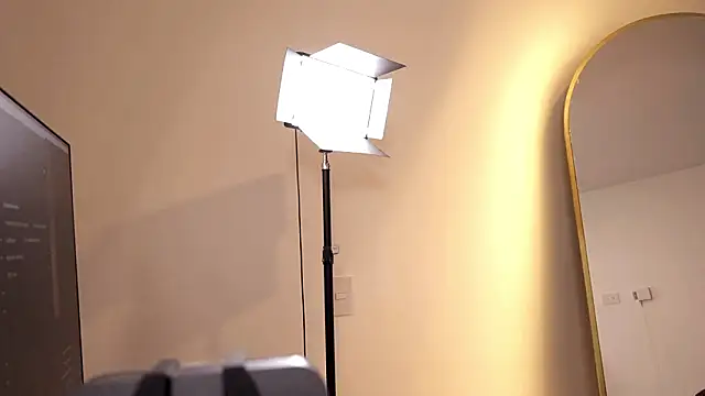 Snapshot of Im_Velora chatting on 02.23.26 Im Velora online show from 02.23.26