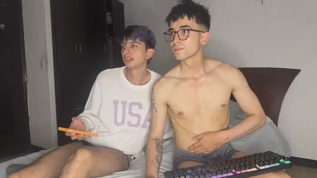 Snapshot of Rakhub chatting on 03.04.26 Rakhub online show from 03.04.26