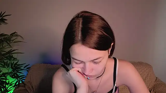 Snapshot of parrot_kisha chatting on 05.22.26 parrot kisha online show from 05.22.26