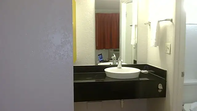 Snapshot of RoseColoredGlasses chatting on 03.22.26 RoseColoredGlasses online show from 03.22.26