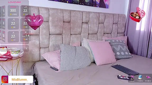 MiiaBlumm  online show from 02.20.26