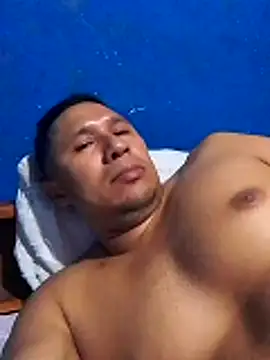 Snapshot of deiner13 chatting on 02.18.26 deiner13 online show from 02.18.26