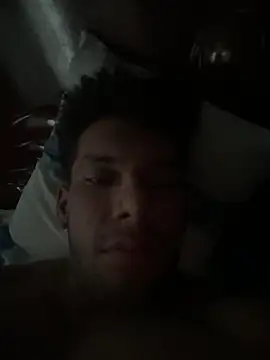 Snapshot of Valentinacouple chatting on 03.10.26 Valentinacouple online show from 03.10.26