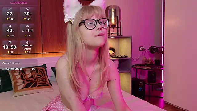 MoliQin online show from 03.27.26