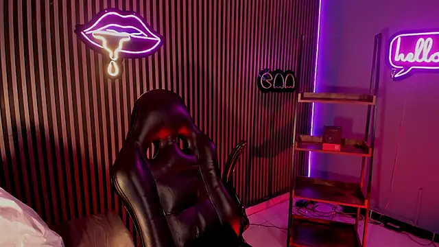 Snapshot of Maximoking26 chatting on 03.27.26 Maximoking26 online show from 03.27.26